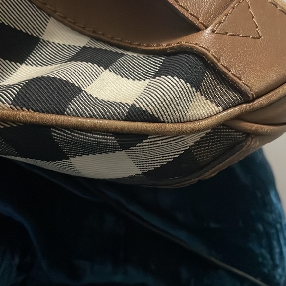Burberry purse - Picture 8 of 9